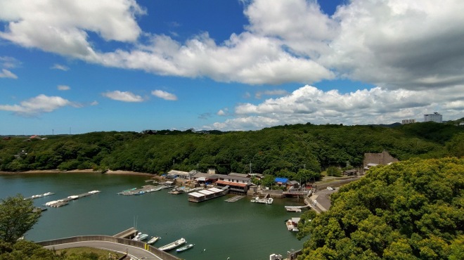 いかだ荘 山上 - 外観写真:「山上」の名のごとく、高台に建つお宿。