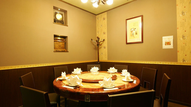 上海庭 - 内観写真:個室は10席×2　最大22名様まで宴会OK