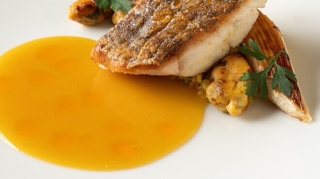 エ・オ ベルナール・ロワゾー・スィニャテュール - 料理写真:魚