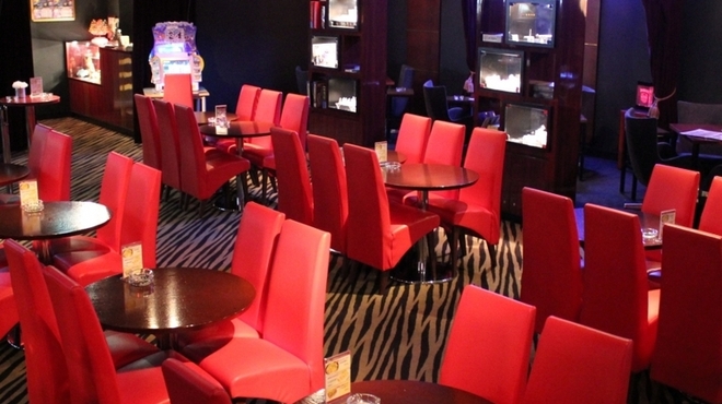 ダイニングダーツバーBee - メイン写真: