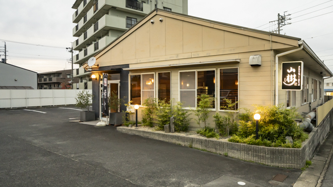 黒毛和牛焼肉と本格もつ鍋 山樹 - メイン写真: