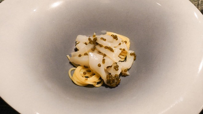 蒼 - 料理写真:長井湊さかな人長谷川さんより神経締めの障泥烏賊(アオリイカ）とキャビアのフェデリーニ