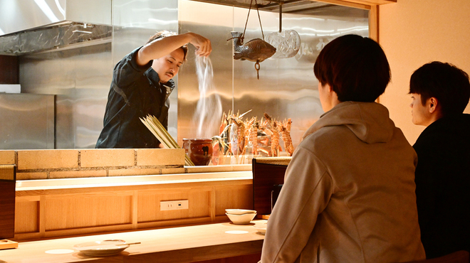 原始焼き酒場 火の丸 - メイン写真: