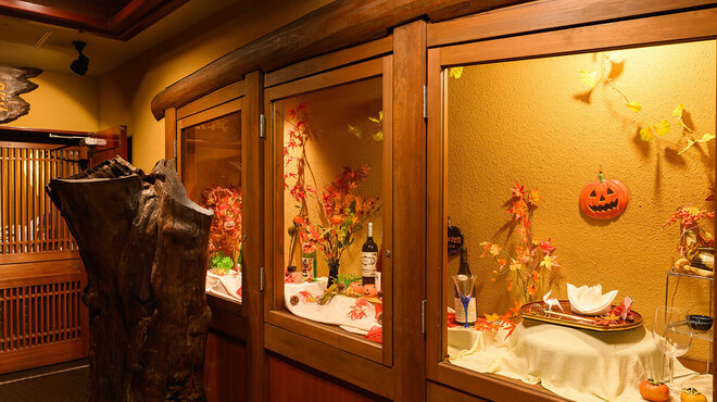 日本料理かがりや - 内観写真:ショーウィンドウ