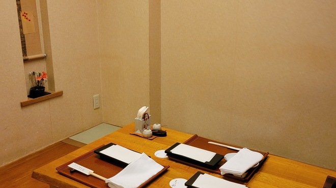 天ぷら すず航 - 内観写真: