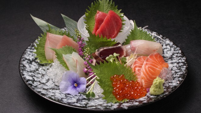 炭火と串焼きと肴 原価酒場 イロ鶏ドリ - メイン写真: