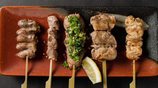 地どり炭火焼 鳥まる - メイン写真: