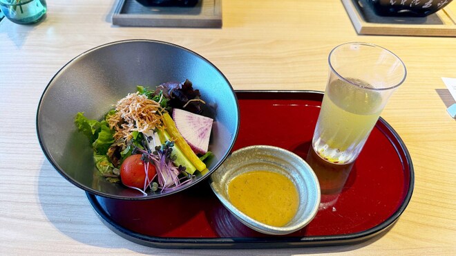 日本料理 鳥羽別邸 華暦 - 料理写真:「おかげ野菜サラダ」