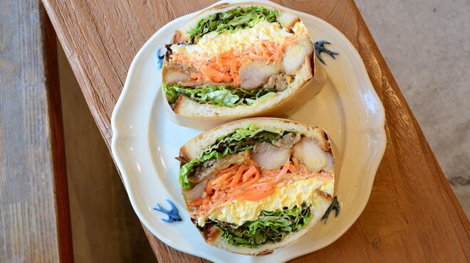 天然酵母の食パン専門店 つばめパン ＆Milk - メイン写真: