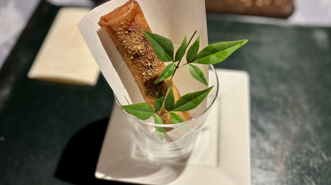 文化屋 - 料理写真:林檎と豚肉の春巻き