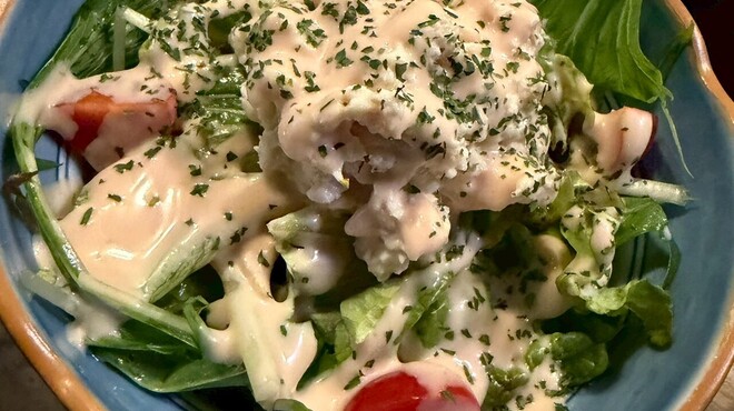 漁火と炭火焼き酒場まつむら - 料理写真:鶏ツナマヨサラダ