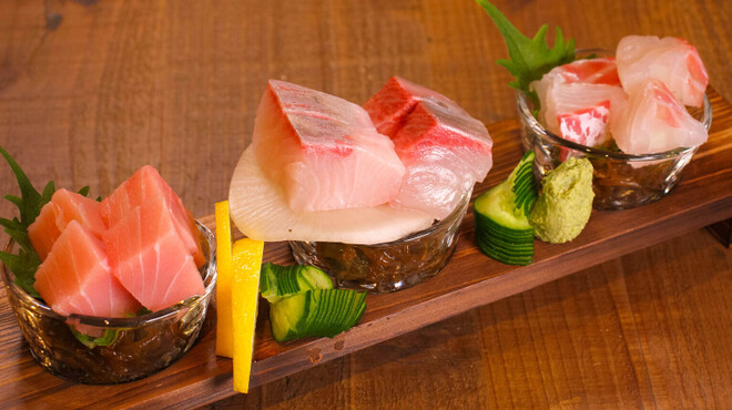 まぐろ問屋二代目マル城 - メイン写真: