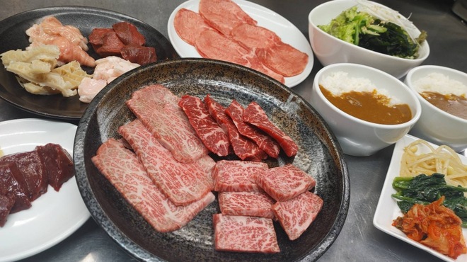 ホルモン焼肉 モリちゃん - 料理写真: