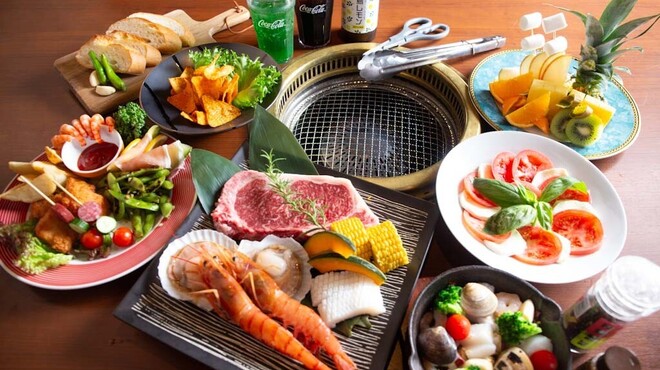 シーアイガ海月 - 料理写真:【冬季限定】スタンダードセット：黒毛和牛/ホタテ/エビ/イカ/アヒージョ/カプレーゼ/オードブル/チップス/フルーツ盛合わせ