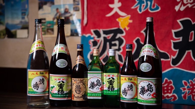 八丈島郷土料理 源八船頭 - ドリンク写真:八丈島島焼酎もたくさんご用意。