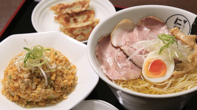 塩ラーメン仁屋 - メイン写真: