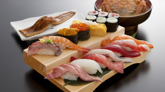 沼津魚がし鮨 流れ鮨 富士宮店 富士宮 寿司 食べログ