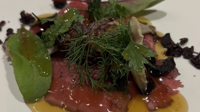 レストラン カーブドッチ - 料理写真:赤ワインでマリネした鹿肉のサラダ仕立て