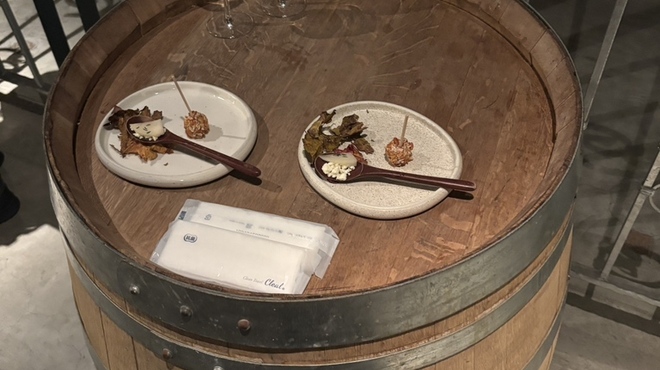 レストラン カーブドッチ - 料理写真:
              洋梨＆デンマークチーズ・猪とジャガイモのコロッケ（柿の種の衣）