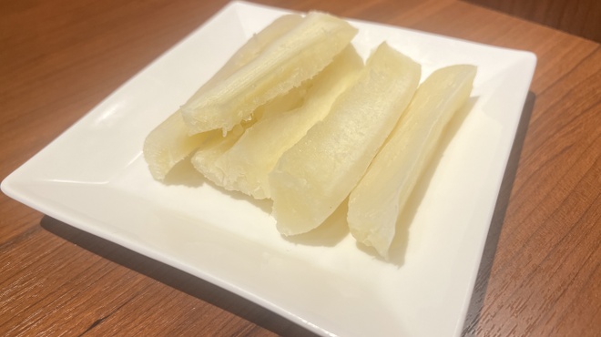レストラン アミーゴ - 料理写真:パラグアイの主食のお芋です。
お肉と一緒にどうぞ！

キャッサバと呼ばれる芋の一種。
日本ではタピオカの原料として知られています。