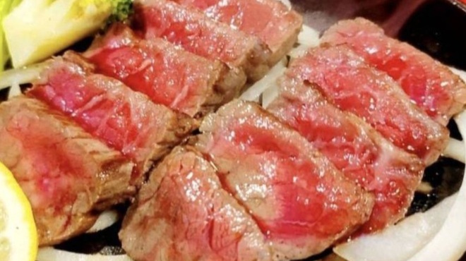 ブランド肉と旬の鮮魚と古酒の店 秀 - メイン写真: