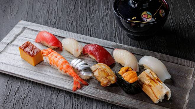 すし乾山 大阪北新地店 - メイン写真: