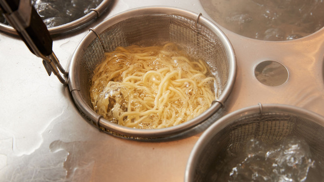 東京豚骨拉麺 ばんから - メイン写真: