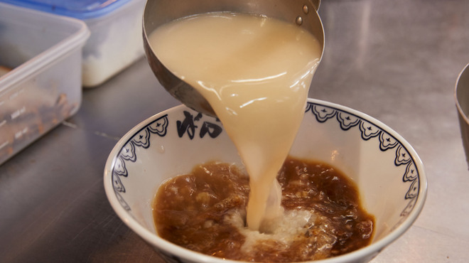 東京豚骨拉麺 ばんから - メイン写真: