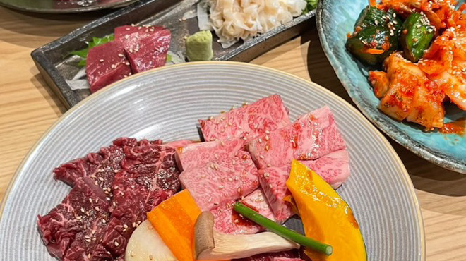 肉ホルモン処 萬 - メイン写真: