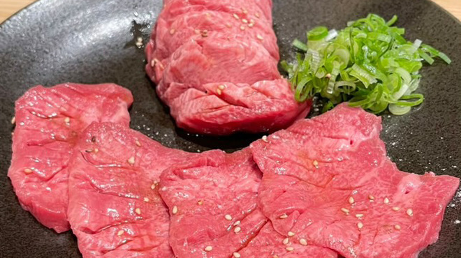 肉ホルモン処 萬 - メイン写真: