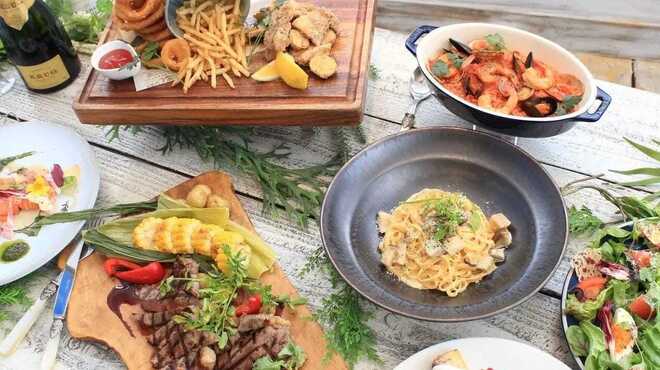CORAL KITCHEN at garden - メイン写真: