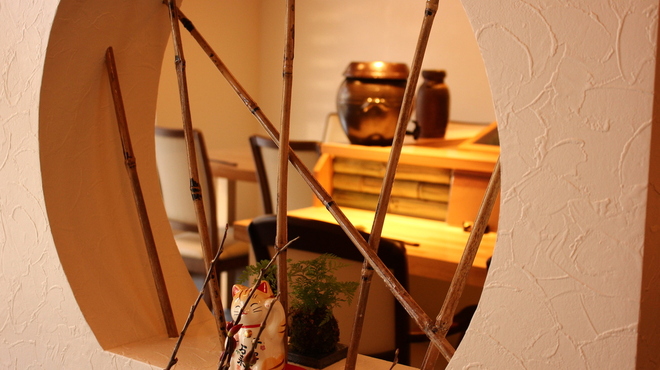 さわ木庵 - 内観写真:つけ場側のお部屋はカウンター7席＋ボックス席×1