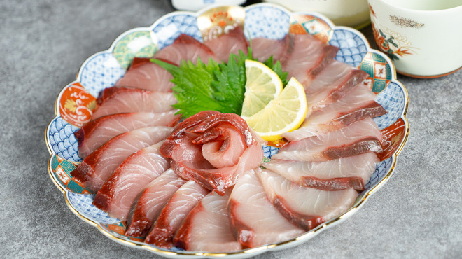 丸安水産 - メイン写真: