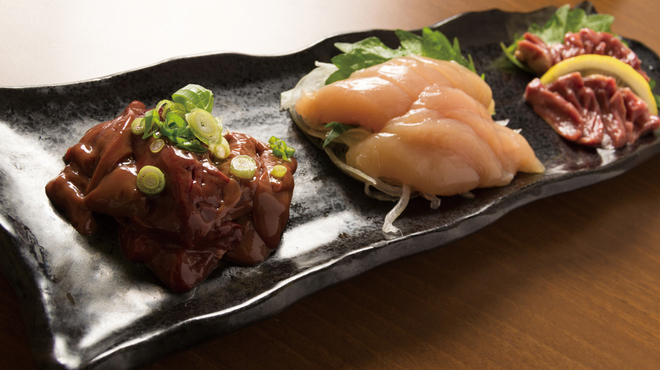 地鶏炭火焼　鳥八 - メイン写真: