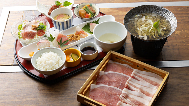 黒豚百寛 - メイン写真: