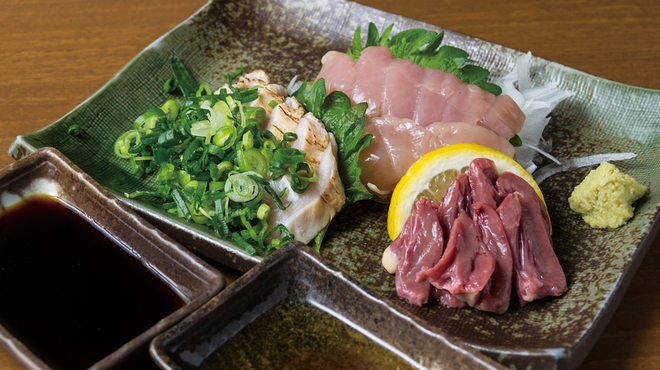 地鶏炭火焼　鳥八 - メイン写真: