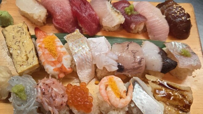 金寿司 地魚定 - メイン写真: