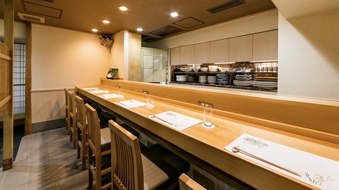 すき焼き・しゃぶしゃぶ・懐石料理　小豆 - メイン写真: