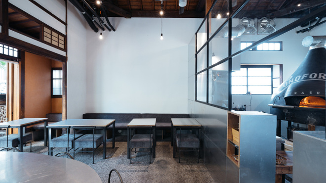 pizzeria CONO FORESTA - 内観写真: