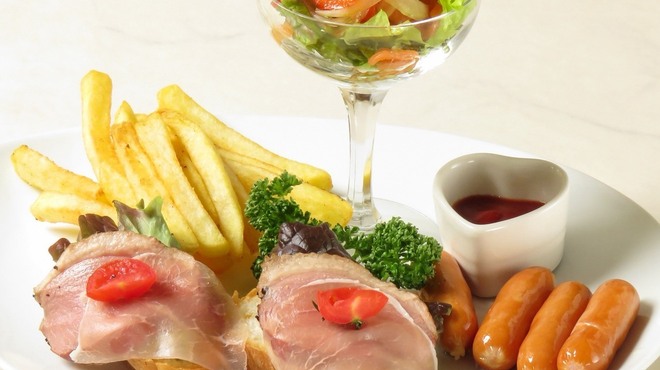 フォーハーツ - メイン写真: