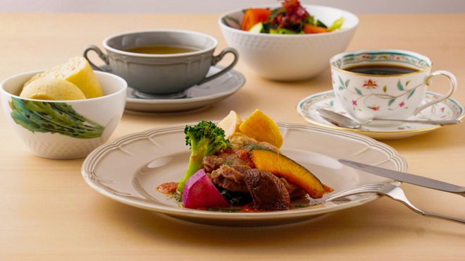 ジョウハナーレ - 料理写真:【ランチプレート】
              　3種類から一つお選びいただけます