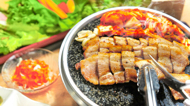 サムギョプサルと韓国料理 ツツムサンパ - メイン写真: