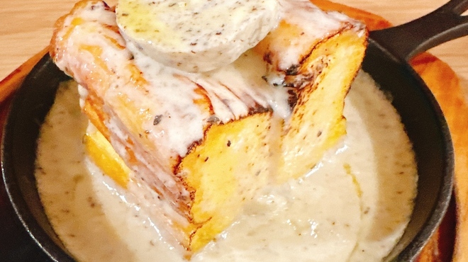 湯島ワンズラクレット 世界のチーズ酒場 - メイン写真: