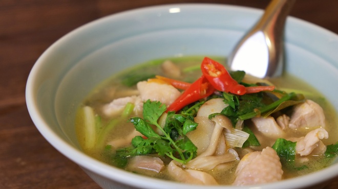 大阪カオマンガイキッチン - 料理写真:鶏のトムヤムスープ