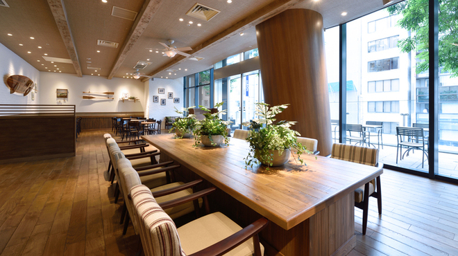 エッグスンシングス - 内観写真: