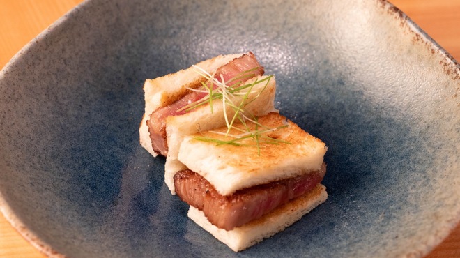 ホルモンやき肉 うしたつ - メイン写真: