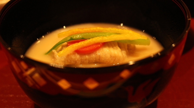 しゅん逢 紗々木 - 料理写真:おわん　アナゴとしんじょう、エビイモを白みそでいただきました