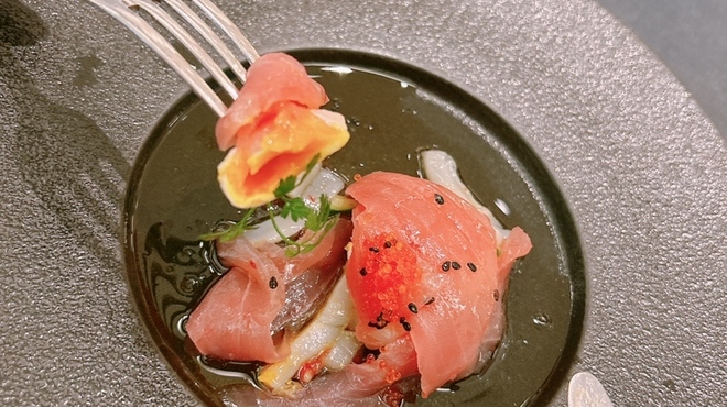 キハチ 名古屋JRセントラルタワーズ店 - 料理写真:マグロの中にうずらも入ってた！