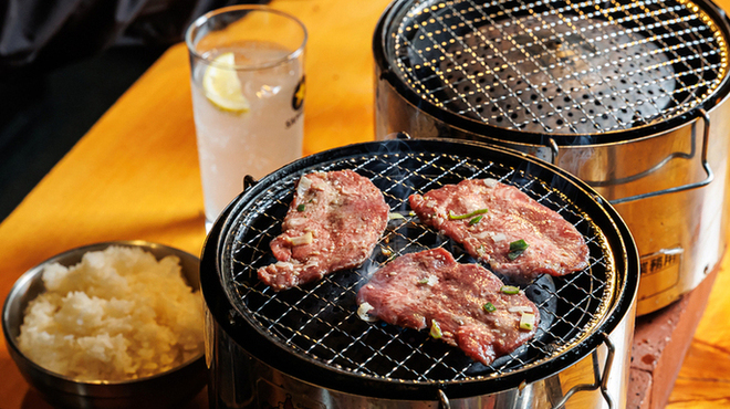 ホルモン焼肉 富や - メイン写真: