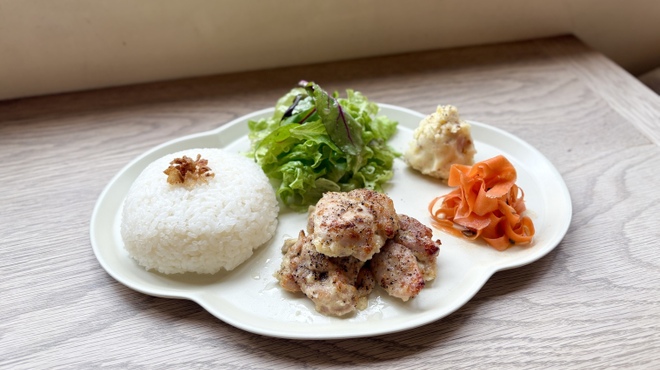 MOVE CAFE - メイン写真: